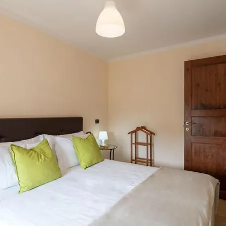 Luxurious Holiday In Montone With 2 Swimming Pools 別荘